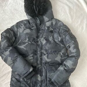 Women's Camouflage Puffer Jacket - Black and Gray